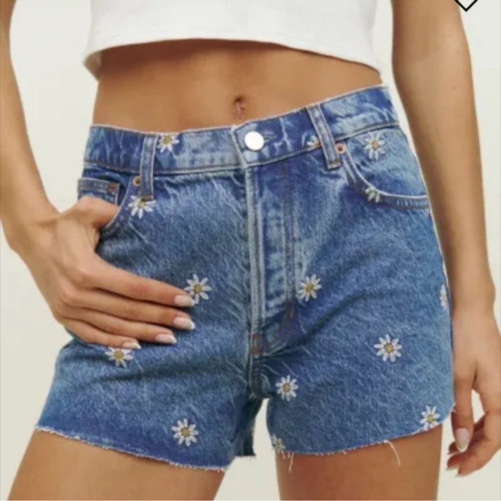 Reformation Charlie denim shorts in Daria daisy